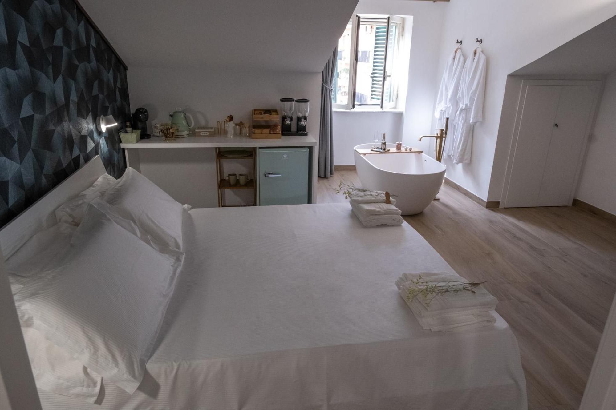 Coraline Deluxe Rooms Castellammare di Stabia Exterior foto